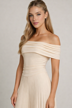 Susan | Timeless Elegant Off-Shoulder Maxi Dress